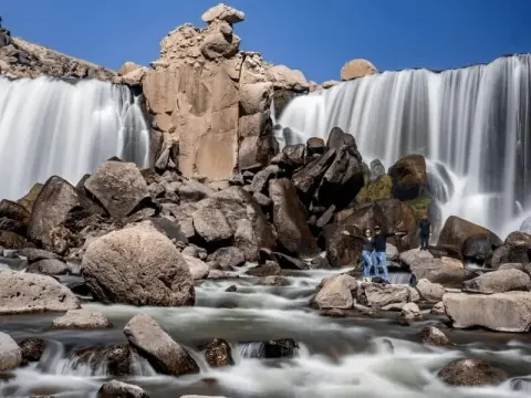 Trekking a Pause Waterfall + Rock Forest